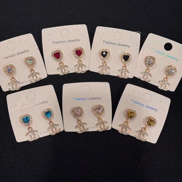 Fashion Jewelry Gold and Clear Crystal Heart Earrings - Picture 3 of 5